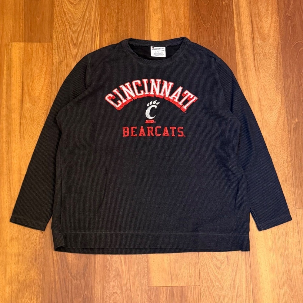University of Cincinnati Bearcats Champion Long Sleeve Ribbed Shirt Men's Large